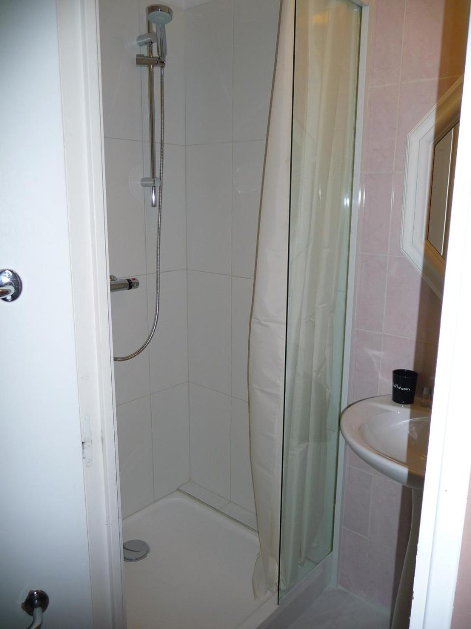 Mas Des Sentes Petit T1 Apartment น็องส์-เลส์-แป็งส์ ภายนอก รูปภาพ