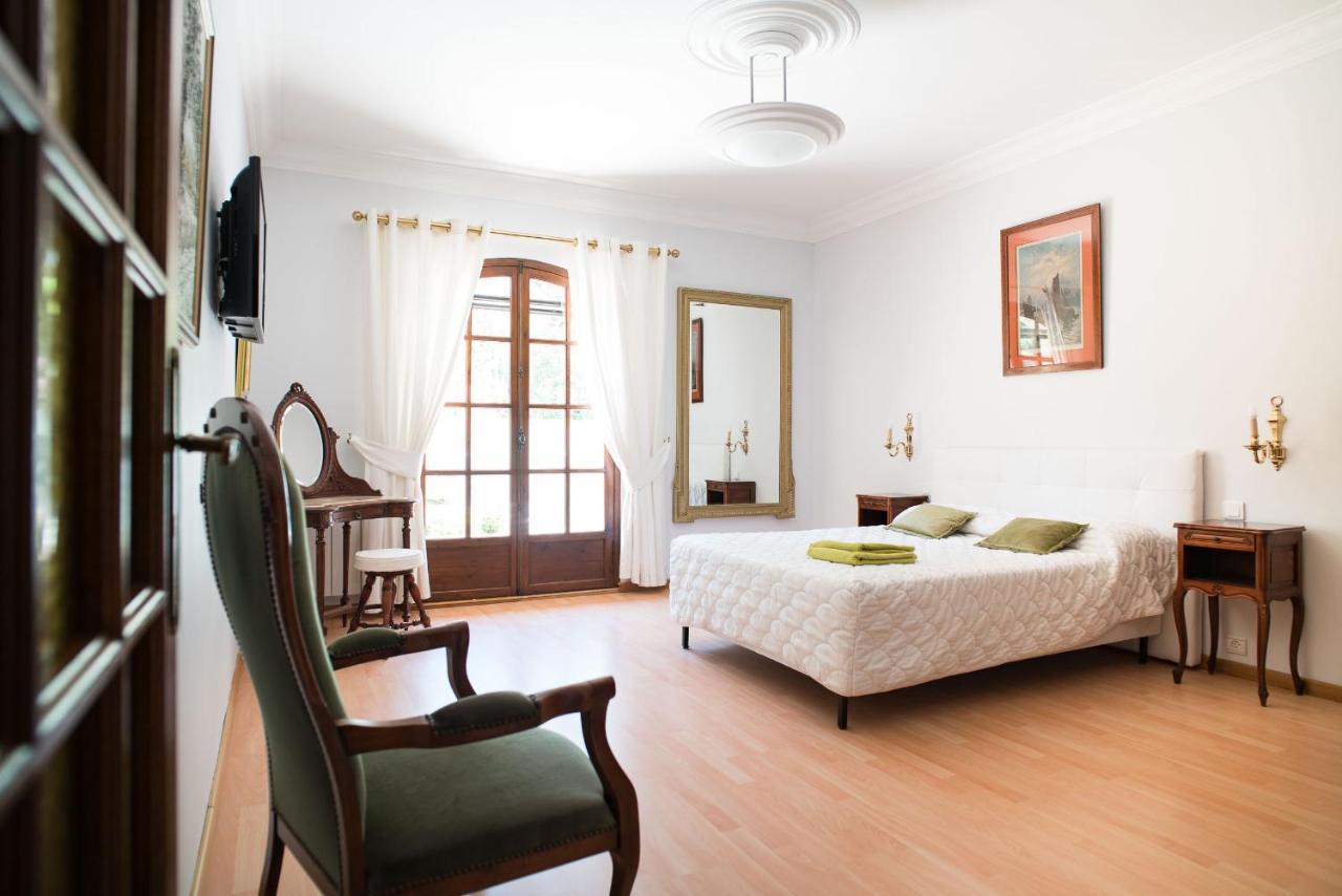 Mas Des Sentes Petit T1 Apartment น็องส์-เลส์-แป็งส์ ภายนอก รูปภาพ