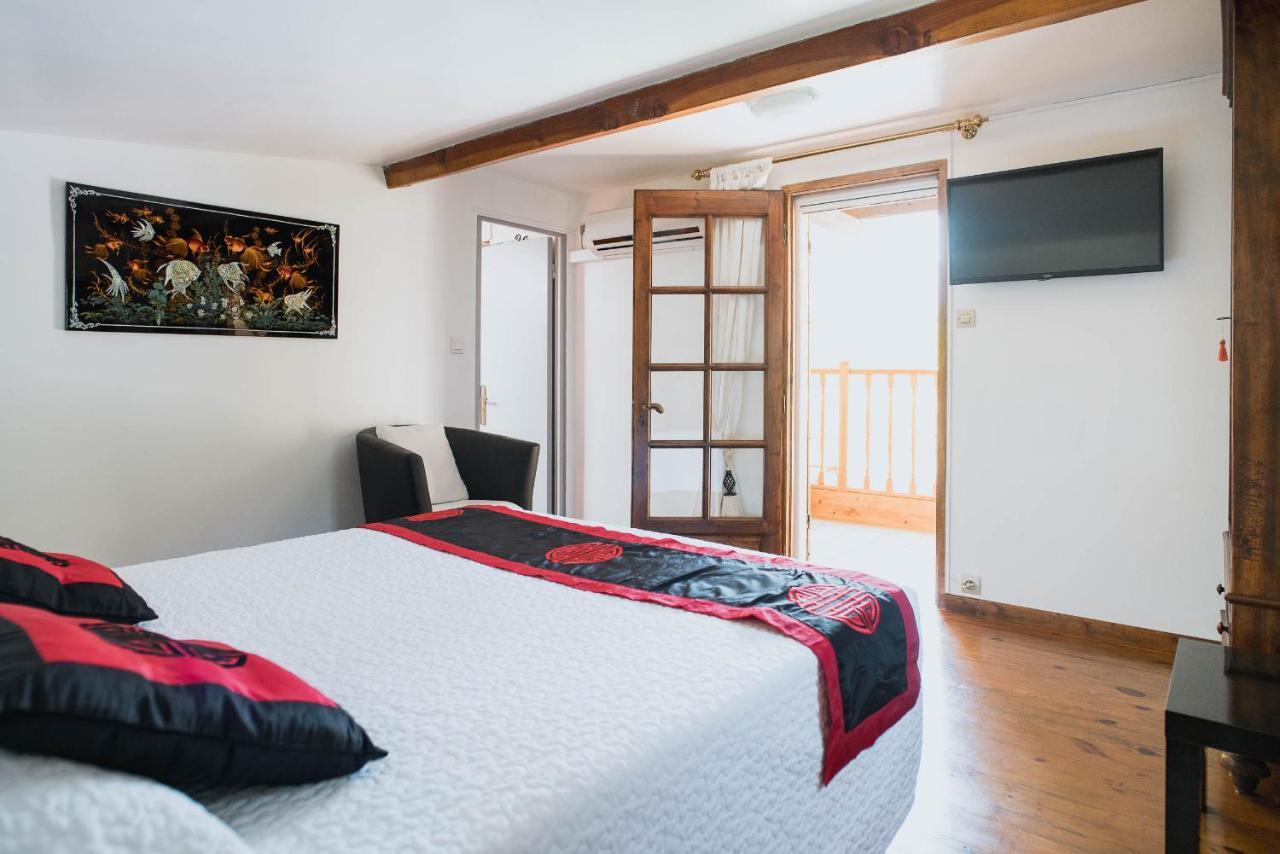Mas Des Sentes Petit T1 Apartment น็องส์-เลส์-แป็งส์ ภายนอก รูปภาพ