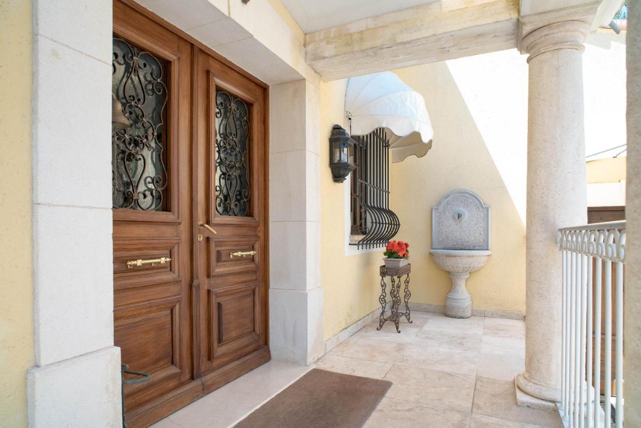 Mas Des Sentes Petit T1 Apartment น็องส์-เลส์-แป็งส์ ภายนอก รูปภาพ