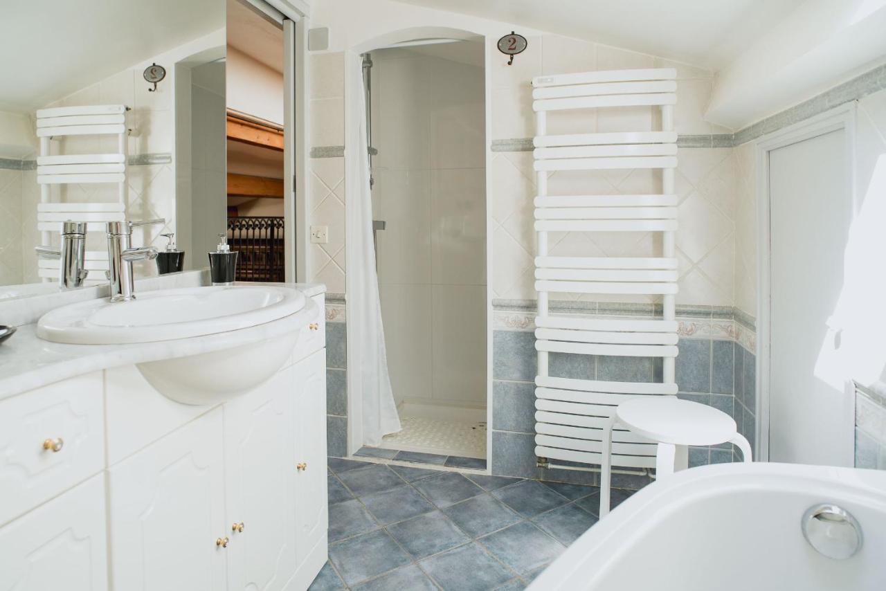 Mas Des Sentes Petit T1 Apartment น็องส์-เลส์-แป็งส์ ภายนอก รูปภาพ